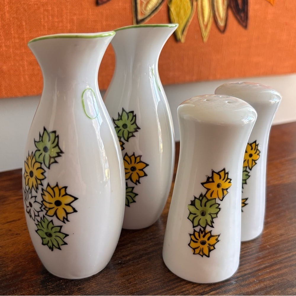 Vintage| 70s Floral Salt & Pepper and Oil & Vinegar Ceramic Dining Set Decor